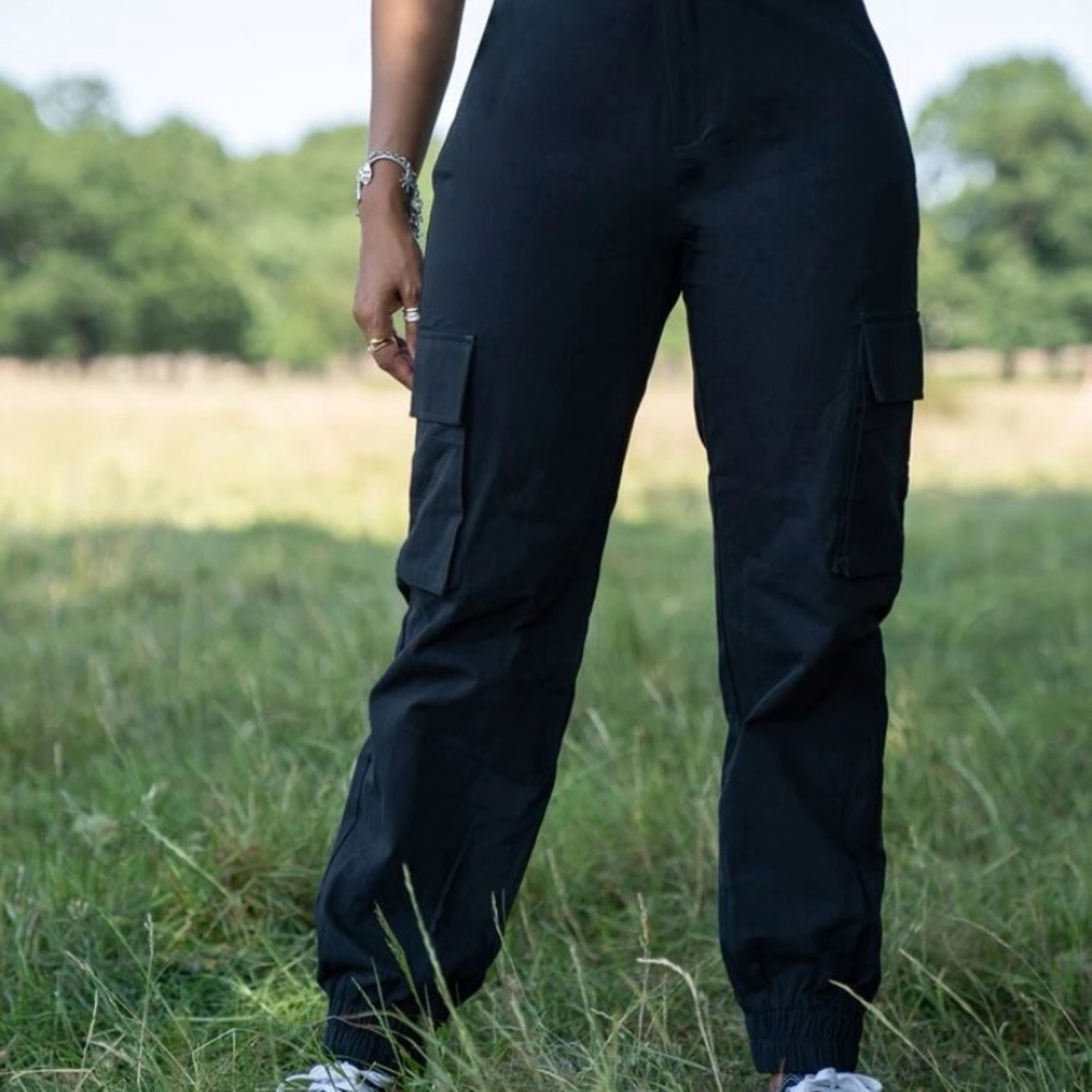 SHEIN Zipper Fly Flap Pocket Tapered Pants